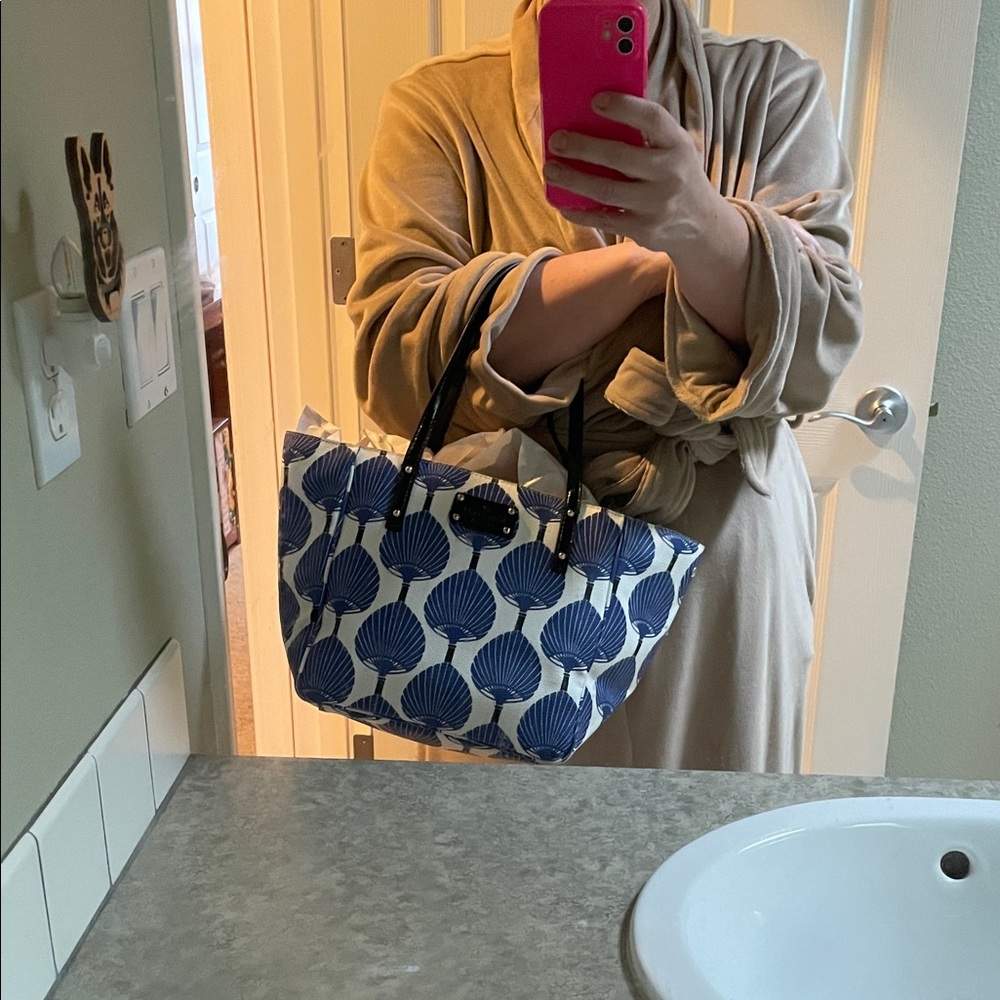 Kate Spade Navy and White Patterned Tote - Picture 14 of 14